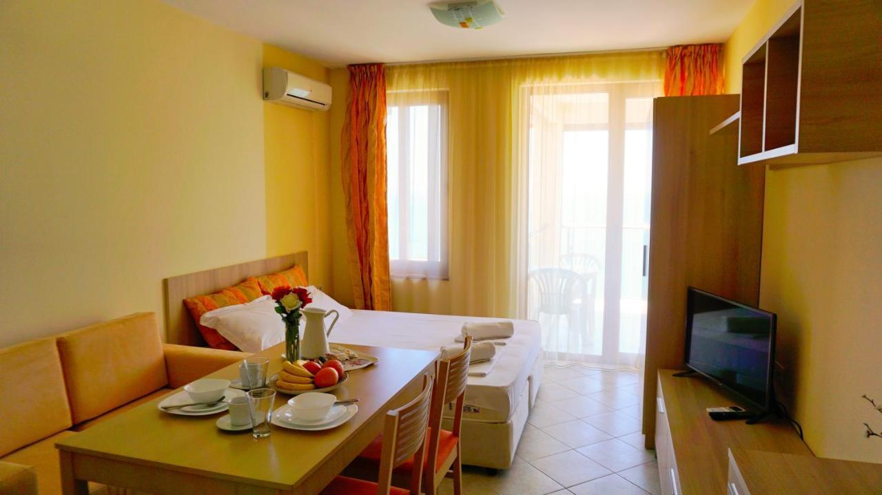 Морски Апартаменти Джулай Морнинг - July Morning Sea View Apartments Kavarna Kültér fotó