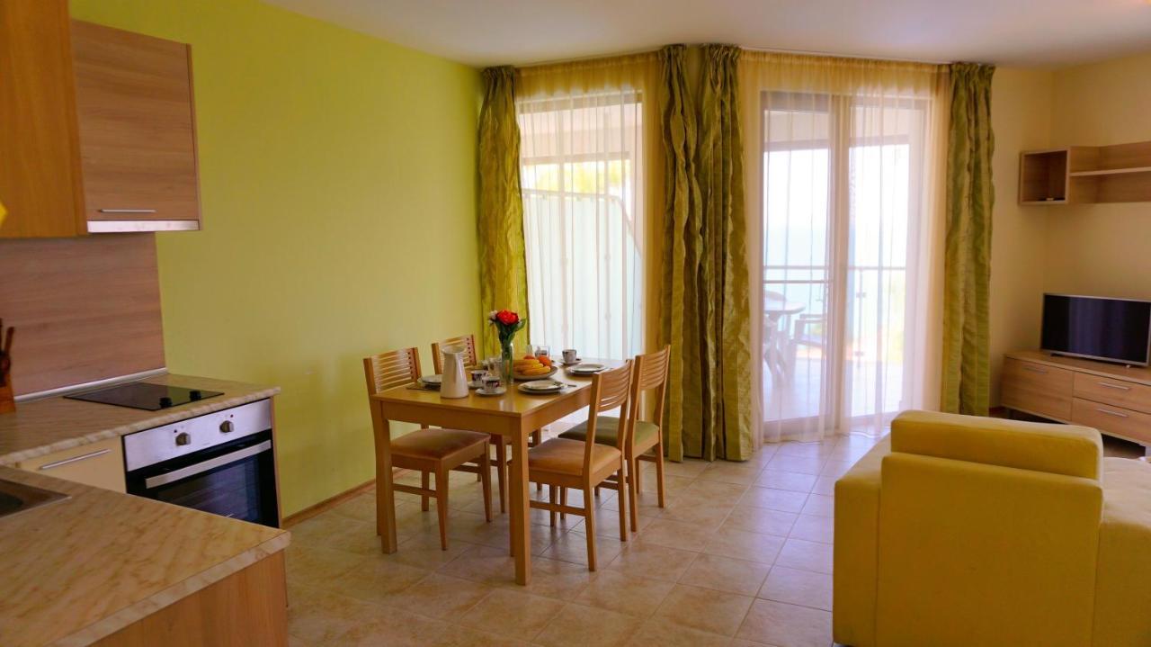 Морски Апартаменти Джулай Морнинг - July Morning Sea View Apartments Kavarna Kültér fotó