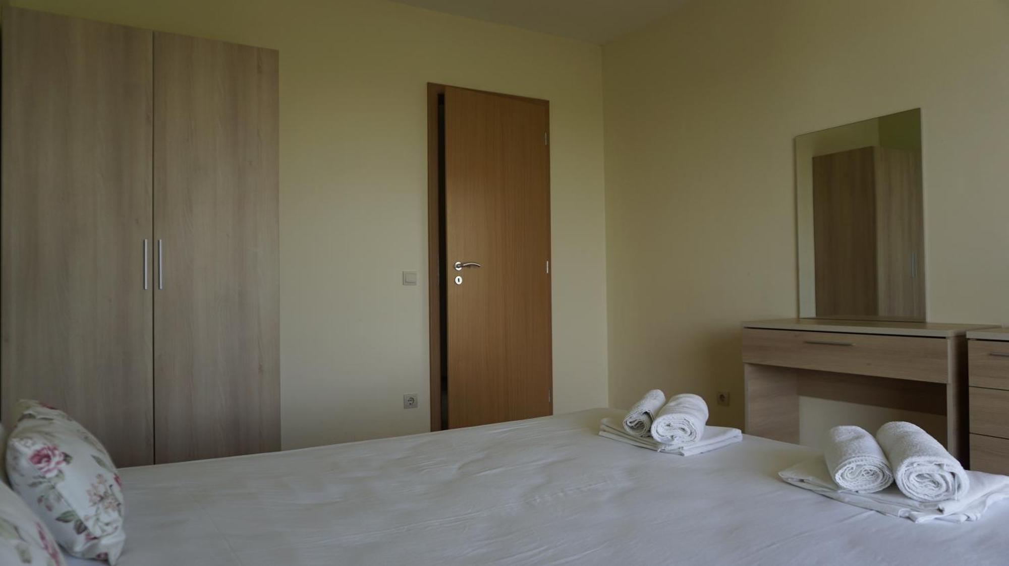 Морски Апартаменти Джулай Морнинг - July Morning Sea View Apartments Kavarna Szoba fotó